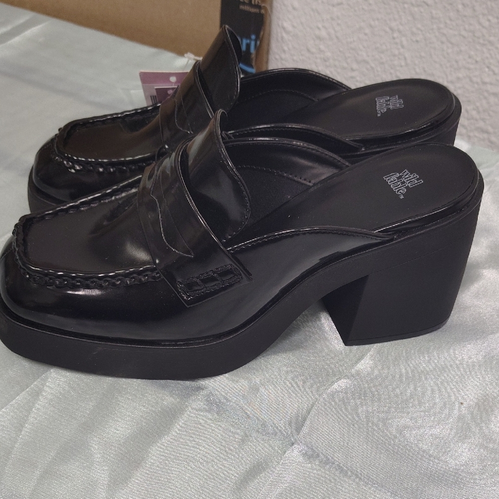Wild Fable Black Mules with Chunky Heel